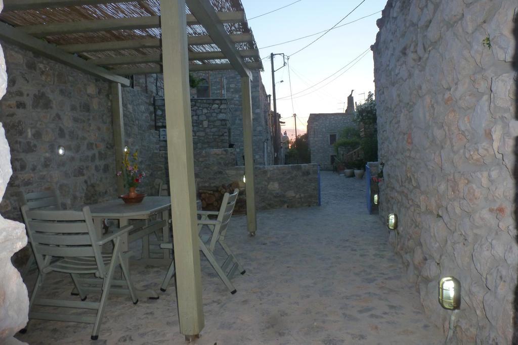 Appartement To Petradi à Avgonima Chambre photo